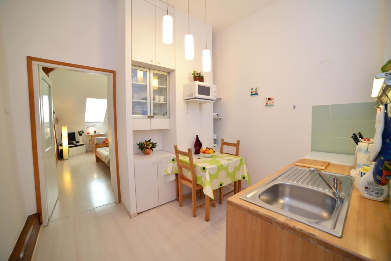 Studio Apartment White Загреб Экстерьер фото