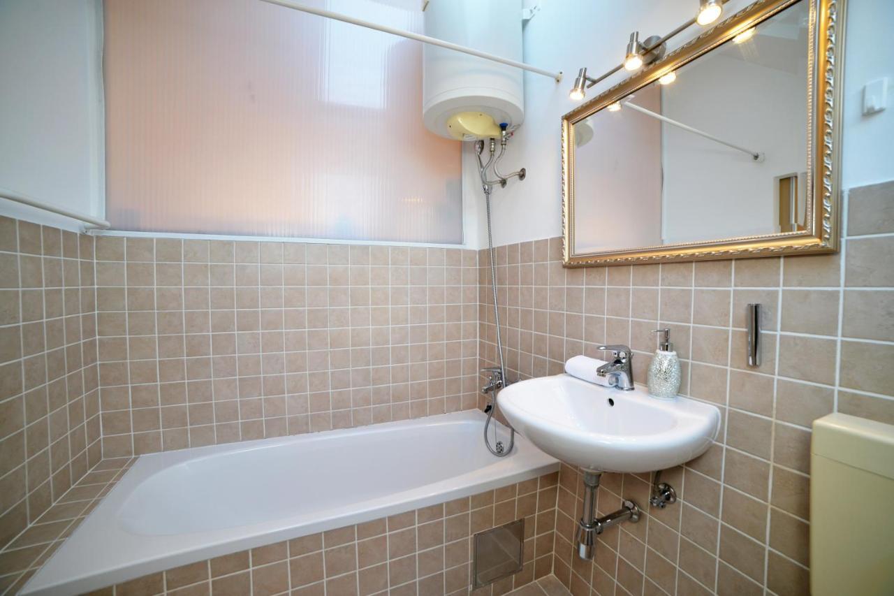 Studio Apartment White Загреб Экстерьер фото